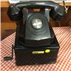 Image 1 : 2 Vintage Closed Circuit Desktop Telephones