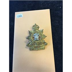 WWII CANADA THE ROYAL REGIMENT OF CANADA CAP BADGE!