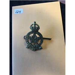 WWII CANADA THE ROYAL MONTREAL REGIMENT CAP BADGE!