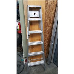 6 FOOT ALUMINUM STEP LADDER