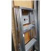 Image 3 : 6 FOOT ALUMINUM STEP LADDER
