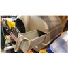 Image 3 : OMEGA PAW LITTER BOX