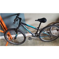 BLACK TREK BIKE