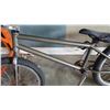 Image 2 : GREY NO BRAND BMX
