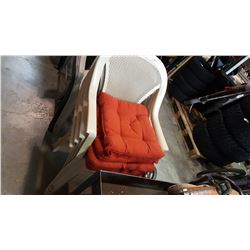 4 PATIO CHAIRS W/ CUSHIONS