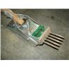 Image 2 : WEED LOPPER GARDEN TOOL
