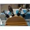 Image 2 : TRAY OF WINE STOPPER SETS