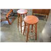 Image 2 : 2 PINE STOOLS