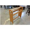 Image 1 : WOOD SADDLE RACK