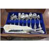 Image 2 : CUTLERY CANTEEN WITH CONTENTS