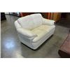 Image 2 : WHITE LEATHER LOVE SEAT