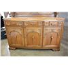 Image 2 : CARVER ANTIQUE SERVER W/ GALLERY