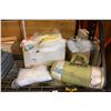 Image 1 : 2 BOXES OF BEDDING