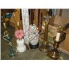 Image 1 : BOX OF VINTAGE LAMPS