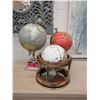 Image 1 : 3 Rotating World Globes