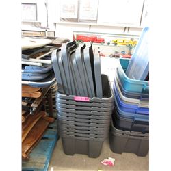 11 Rubbermaid Totes with Lids