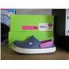 Image 1 : 2 Pairs of Children's Size 3 Crocs