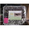 Image 1 : 2 New Queen Size Animal Stripe Sherpa Blankets