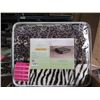 Image 1 : 2 New Queen Size Animal Stripe Sherpa Blankets