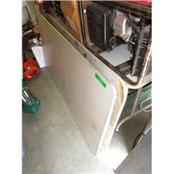 3 Folding Tables