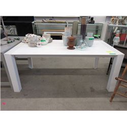 White Lacquer Table with Pop Up Leaf