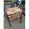 Image 1 : 4 Vintage Stacking Stools