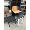 Image 1 : 4 Assorted Chairs
