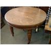 Image 1 : An Edwardian mahogany circular extending dining table, Dia 107cms H 74cms...