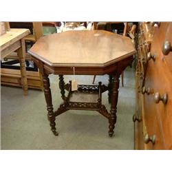 A Victorian walnut centre table, H 72cms Dia 80cms...