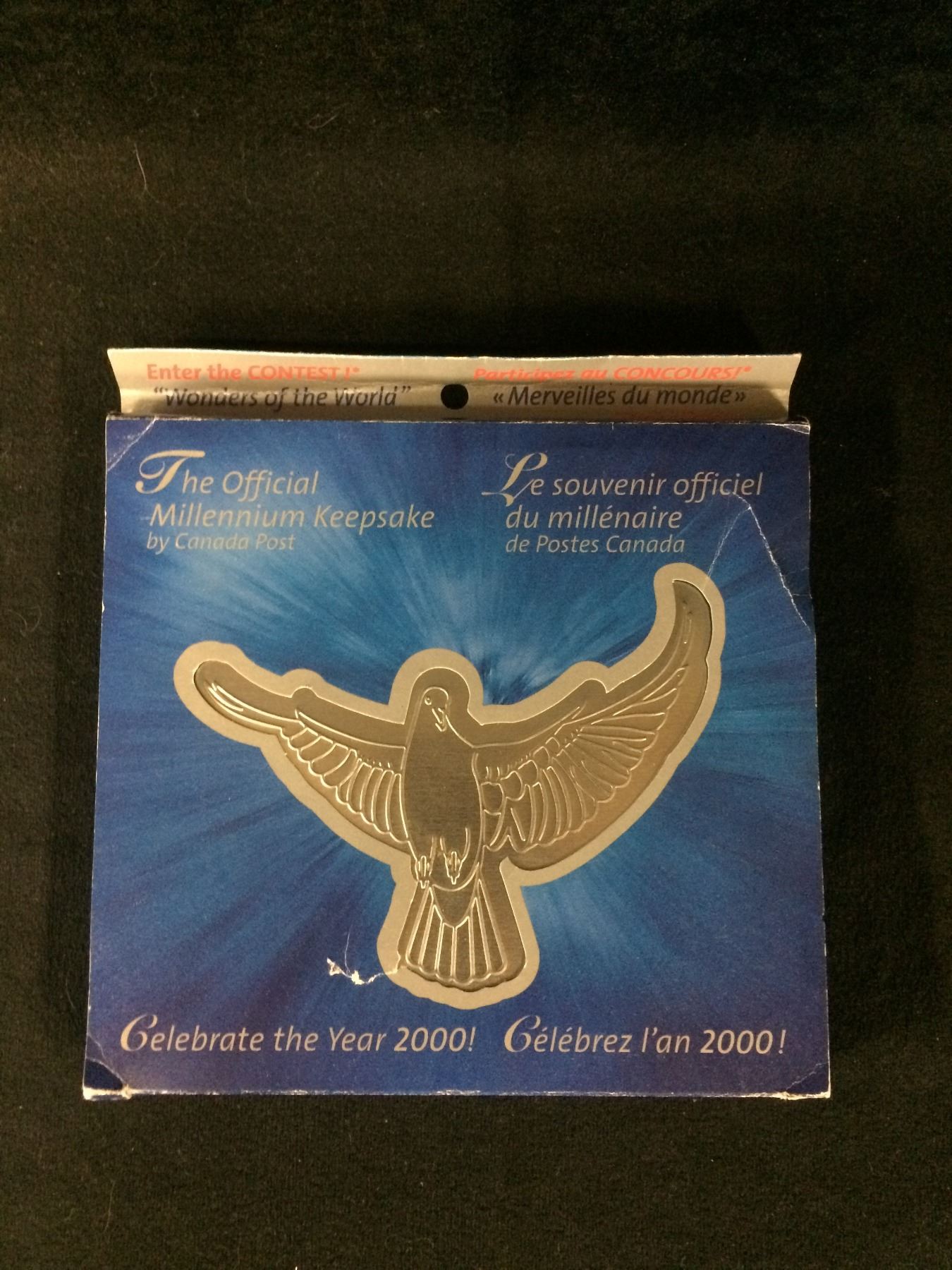 2000 CANADA POST'S THE OFFICIAL MILLENNIUM KEEPSAKE (3 UNIQUE SOUVENIR STAMPS) 2000 CANADA POST'S THE OFFICIAL MILLENNIUM KEEPSAKE (3 UNIQUE SOUVENIR STAMPS)