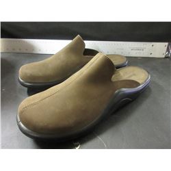 New olive Slip on Shoes made in Portugal mens size 10.5/ Women's 9.5