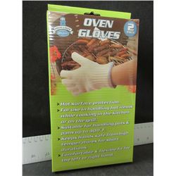 1 New Pair of Oven Gloves / a must for BBQ or Camping