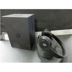 Black Beats By Dr. Dre  /  Solo HD / no charge cable or ox cord