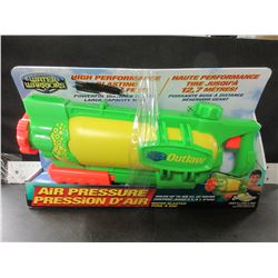 Water Warriers High Performance Water Blaster / shoots up to 42ft