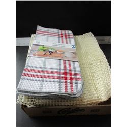 Flat with 8 New Waffle Dishcloths & 2  Non Slip Underlay