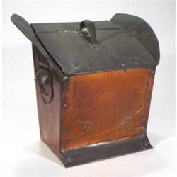 Art Nouveau hammered copper coal bucket wi…