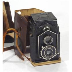Leather cased Carl Zeiss Ikon camera…