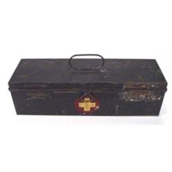 Military Red Cross tin case, 45cm in lengt…