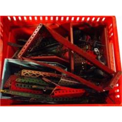 Large quantity of red and green Meccano an…