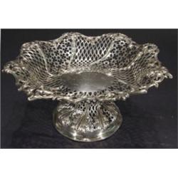 Victorian shaped silver pedestal basket wi…