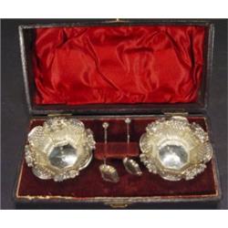 Cased pair of silver salts with spoons, th…
