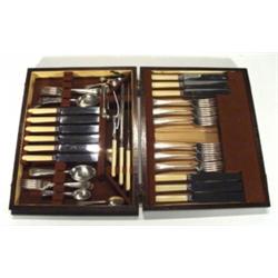 Oak cased canteen of silver plated cutlery…