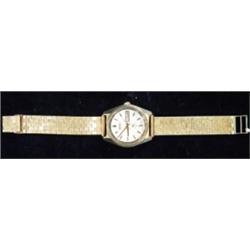Seiko automatic wristwatch on a 9ct gold b…