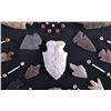 Image 15 : Native American Arrowhead Artifact Collection