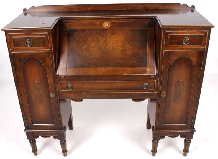 Federal Style Secretary Desk With Light