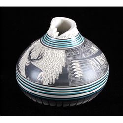 Excellent Signed Navajo Pottery Vase
