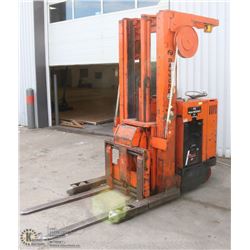 RAYMOND FORKLIFT WITH CHARGER.