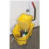 Image 1 : MOP BUCKET AND WRINGER