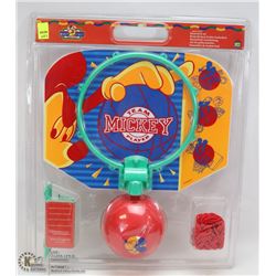 TEAM MICKEY DOOR BACK BASKETBALL SET