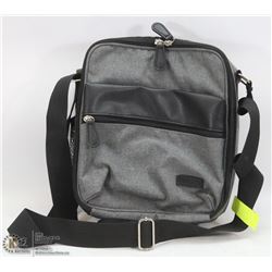 ROOTS INSULATED LUNCH BAG W/SHOULDER